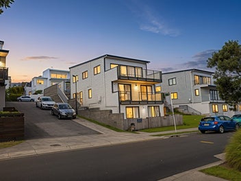 Elegant Family Home in Orewa