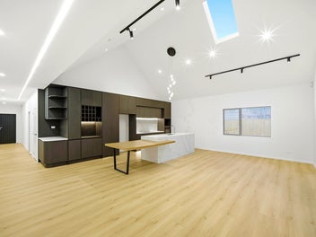 Contemporary Elegance, Effortless Living