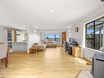 Urgent Sale! Vendors Relocating!