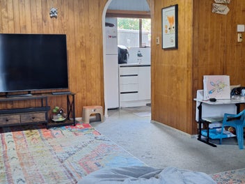 Well-Located 3-Bedroom Home Near Sylvia Park