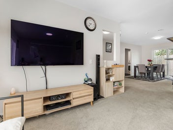 SPACE TO SPREAD OUT - OVER TWO LEVELS