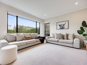 Standalone, Scale, Style