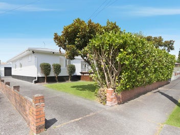 Renovated Home on 607sqm Freehold