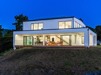 Elegant Waikanae Retreat