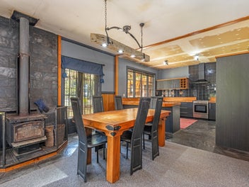 An off-grid rural retreat above it all