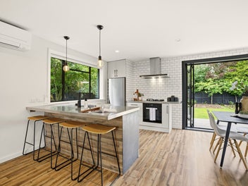 Modernised charm in delightful cul-de-sac