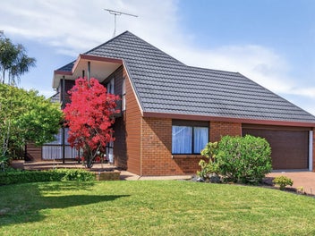 Spacious Five Bedroom Home with Flexible Living