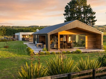 Country retreat close to town