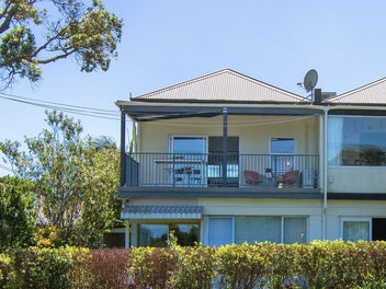 Stanley Point Retreat - Stunning Views