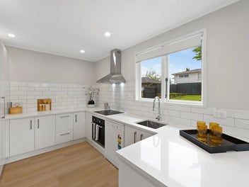 LOVINGLY RENOVATED 3 BED HOUSE RELOCATED & PILED