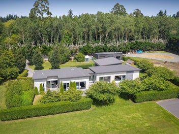 Contemporary Home - UNDER OFFER