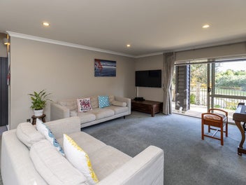 Peaceful Living with Reserve Views