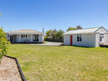 Stylish Reno! Easy Living!