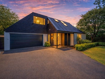 Prime Cul-de-Sac Living - Selling Fast!