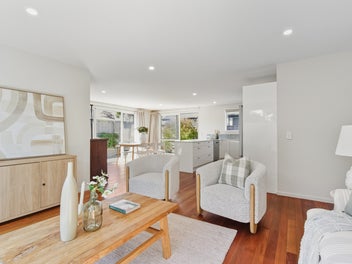 Cashmere High Zone! Location, Location, Location!