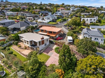 Premium Position with Captivating Harbour Views