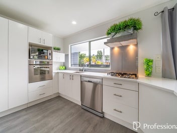 Where the Weekends Start