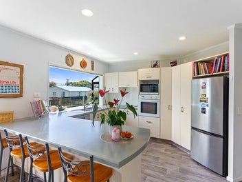 Coastal Ease, Prime Position