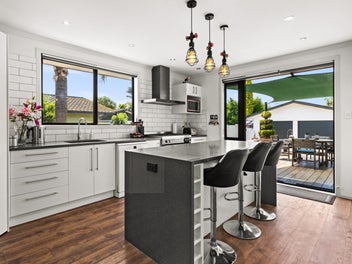 Time for a Poolside Summer