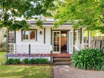 Large Central Character with Extra Utility Space