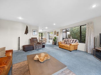 Owners' circumstances change. New owner required.