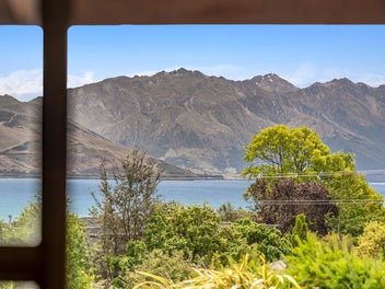 80s Soul. Timeless Views.