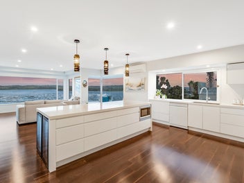 Sun-kissed family retreat | Resort like living