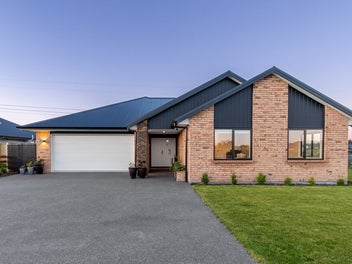 Chic West Melton Living $1.075M - $1.245M