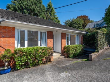 Super sunny B & T in double grammar zone