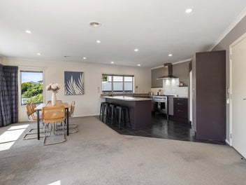 SPACE, SUN & SERIOUSLY GOOD LIVING!