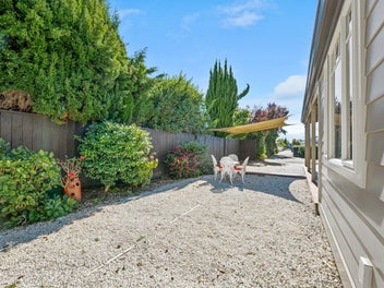 Available now – easy living close to town