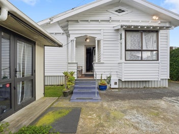 OTAHUHU THAB 696M2 SITE - URGENT SALE