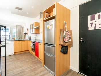 GENEROUS CITY PAD WITH SECURE PARKING!