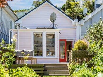 EASY LIVING IN THE HEART OF HATAITAI