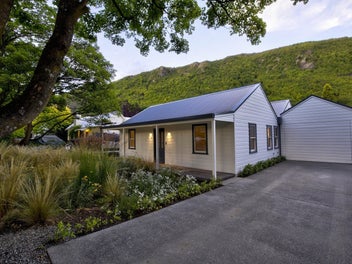 Arrowtown historic charm meets contemporary luxury