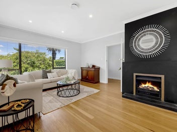 Classic Macleans Zone - Freehold Title.