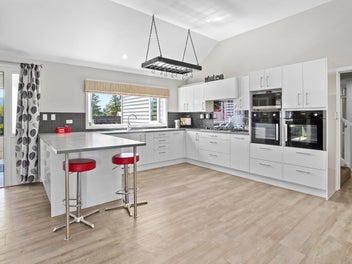 Price slashed - backed by registered valuation