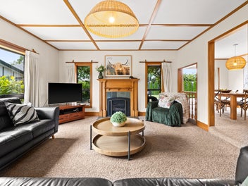 Executive Family Living - Prime Location