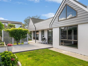 Central, Quiet, and Effortlessly Comfortable