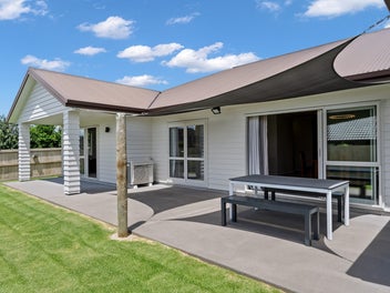 Modern Family Living in Totara Parklands