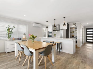 Now Priced at $979,000 – Vendors Say Sell!