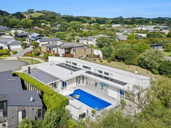 LOCATION & LIFESTYLE IN PERFECT BALANCE - MATAKANA