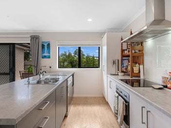 Surprisingly Generous, Wonderfully Simple