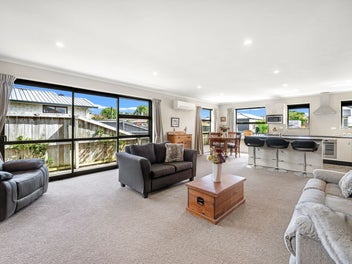 Modern Comfort in a Central Setting