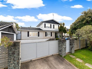 696m2 Corner Site - Endless potential!