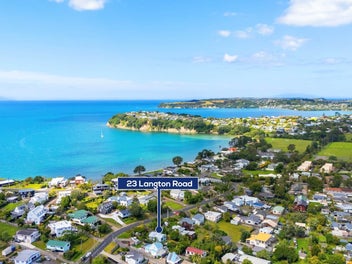 Lockwood Charm by the Sea