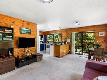 Lockwood Charm by the Sea