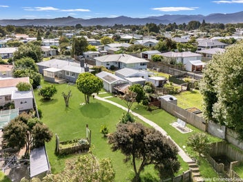 Space, Sun and a River at Your Back Door