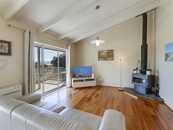 Two Bedrooms plus Hobby Room, Great Views!