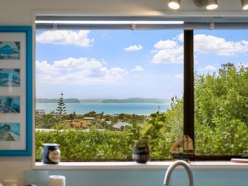 Views. Value. Freehold 890sqm. Brick & Tile!